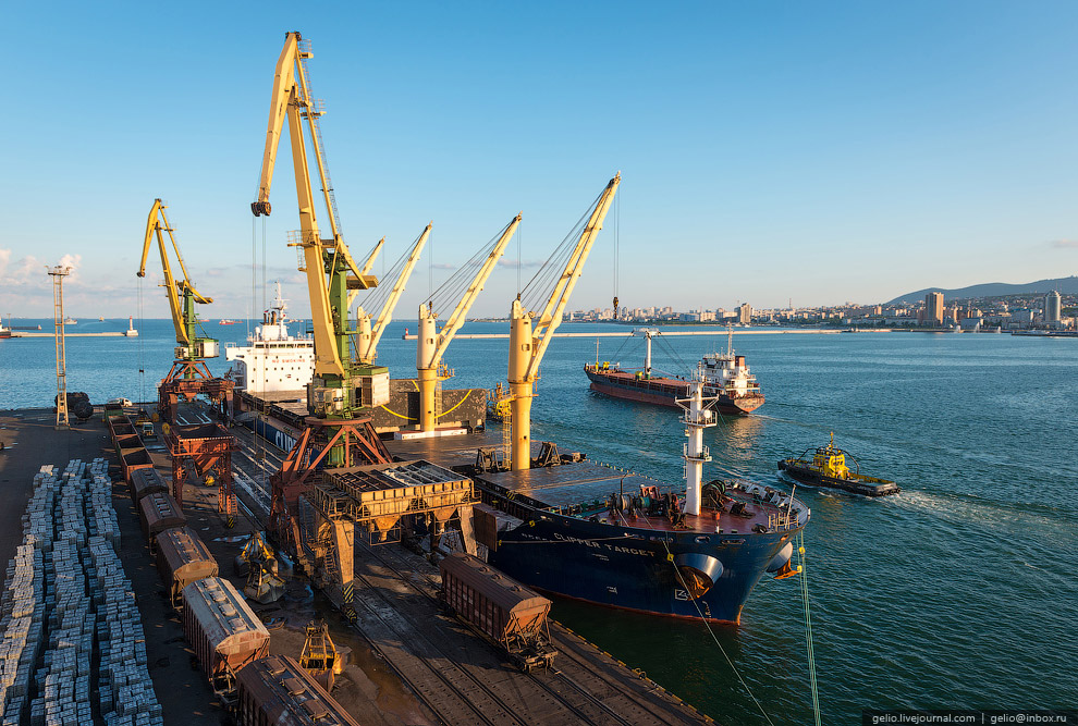 Потоки морских грузов перенаправят в российские порты