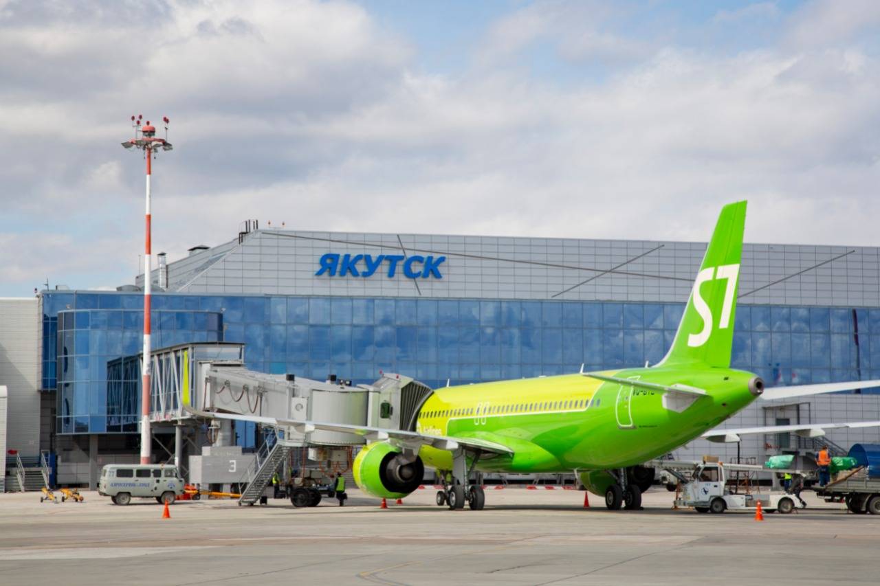 Аэропорт Якутск возобновил обслуживание грузовых самолетов 